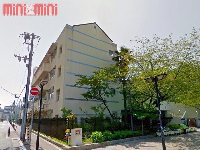 近くの神戸市立兵庫大開小学校まで432m（徒歩6分）