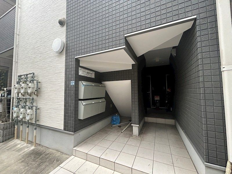 近くのローソン 神戸御影本町一丁目店まで355m（徒歩5分）