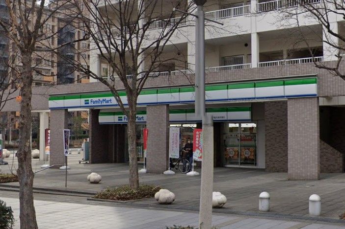 近くのファミリーマート 神戸脇浜海岸通店まで166m（徒歩3分）