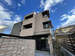 シャーメゾンガーデンズ岡本の外観画像