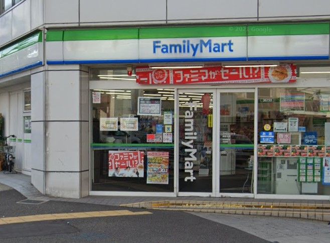 近くのファミリーマート 柳筋北店まで153m（徒歩2分）