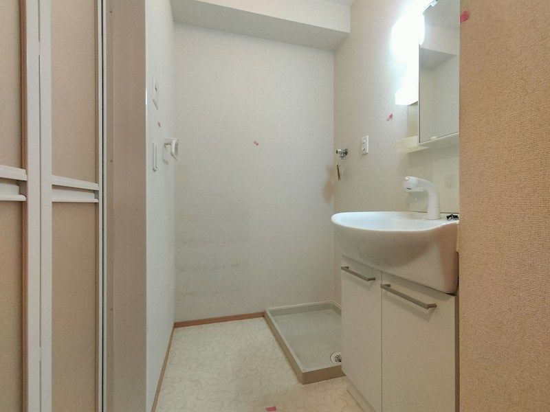 近くのファミリーマート 今津駅前店まで424m(徒歩6分)