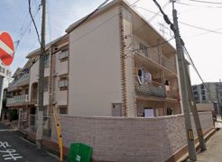 甲子園パインマンションの外観画像