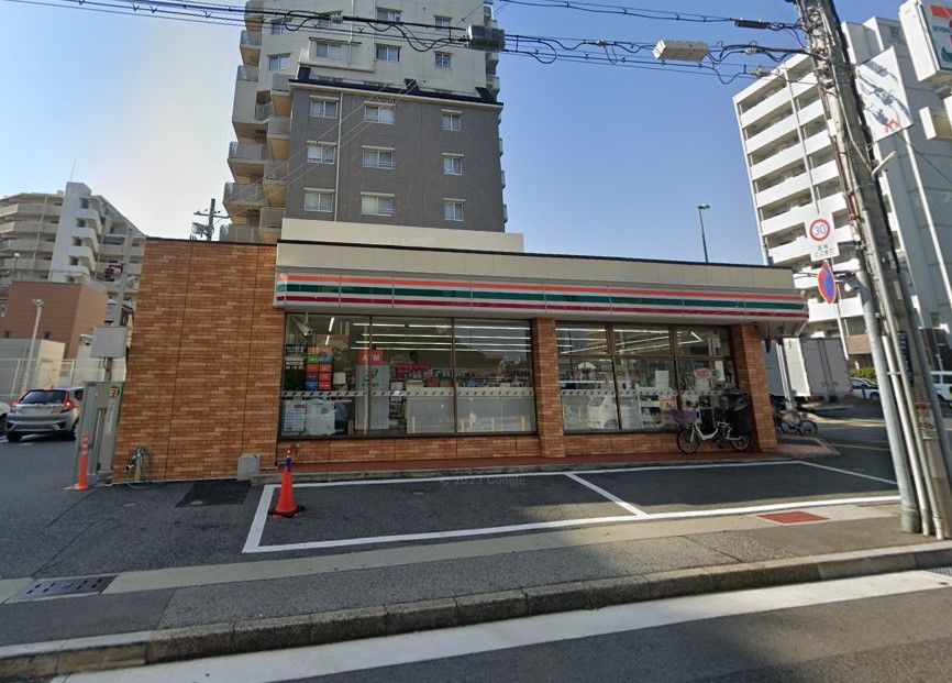 近くのセブンイレブン 神戸本山駅南店まで309m（徒歩4分）