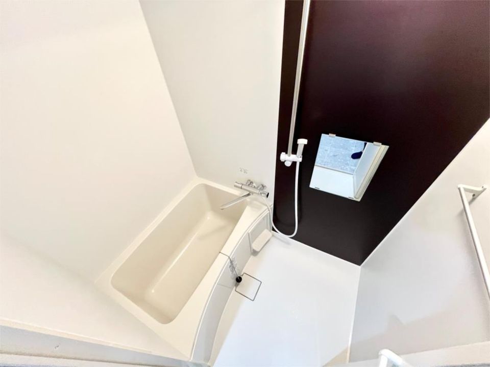 近くのローソンストア100 LS尼崎富松店まで295m(徒歩4分)