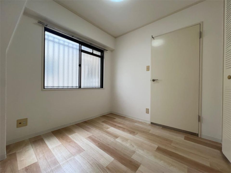 近くのセブンイレブン 神戸坂口通3丁目店まで334m（徒歩5分）