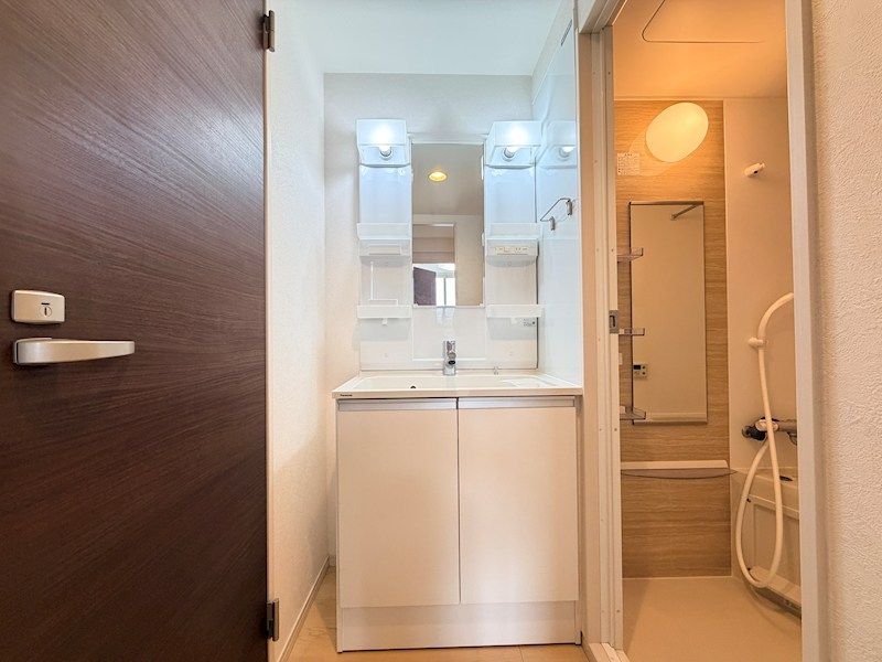 近くのローソン 西宮久出ケ谷町店まで497m（徒歩7分）