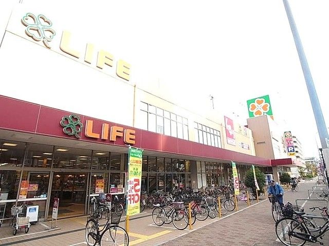 近くのライフ神戸駅前店まで380m（徒歩5分）