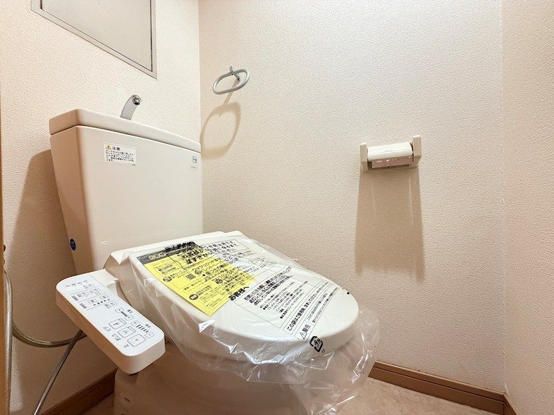 近くのファミリーマート 甲東園駅東口店まで813m（徒歩11分）