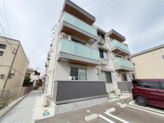 LES ENS FAMIIAUX 9の間取り画像