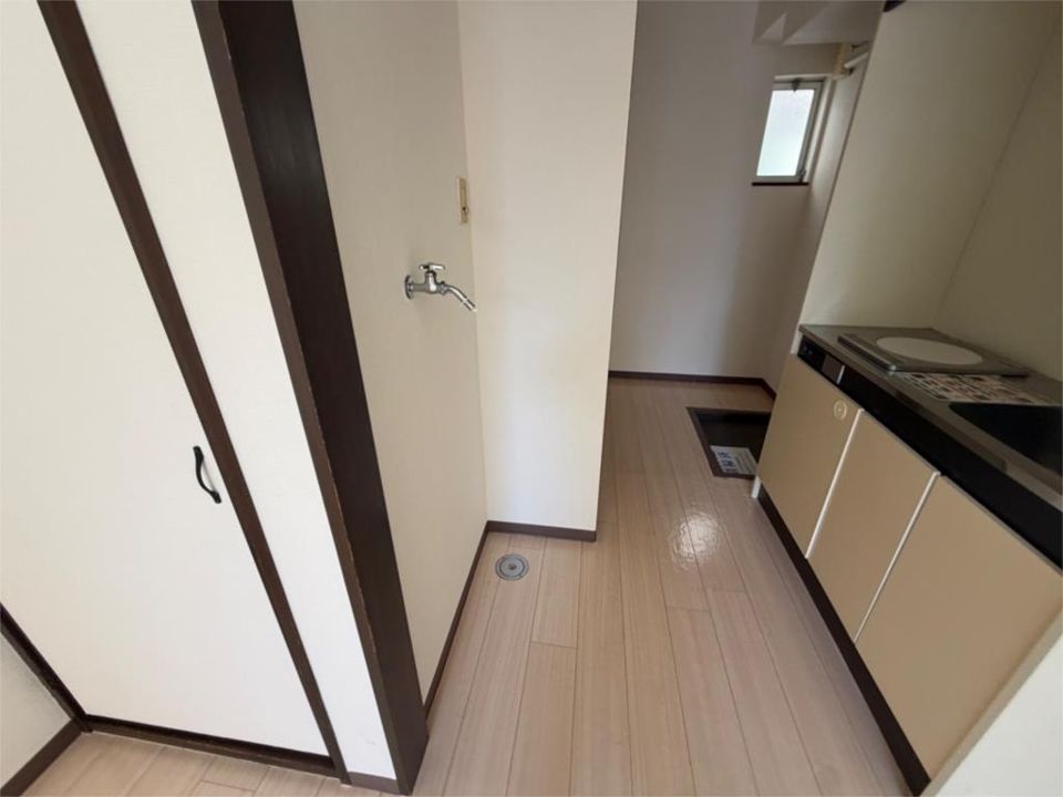 近くのファミリーマート 芦屋東山町店まで411m(徒歩6分)
