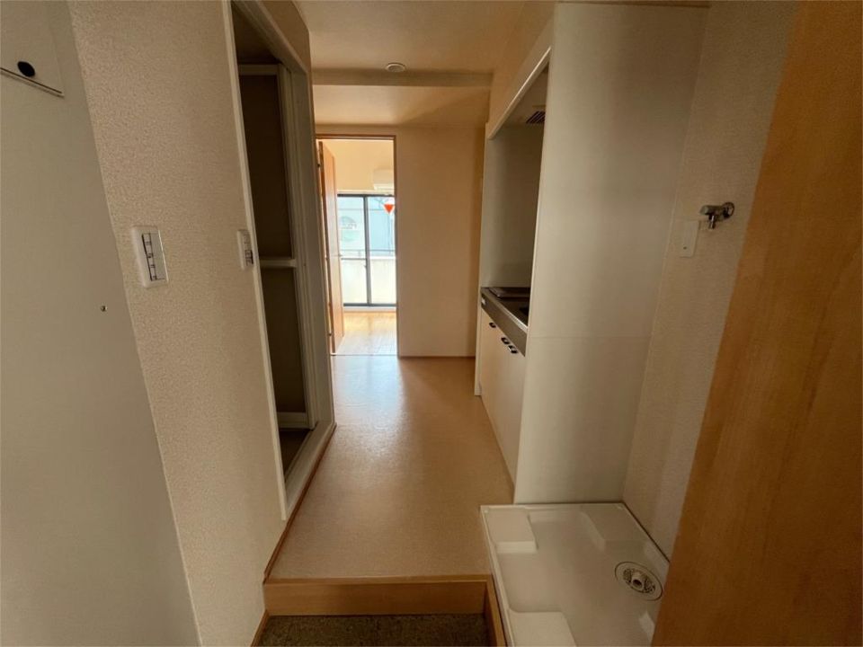 近くのファミリーマート 摂津本山南店まで139m（徒歩2分）