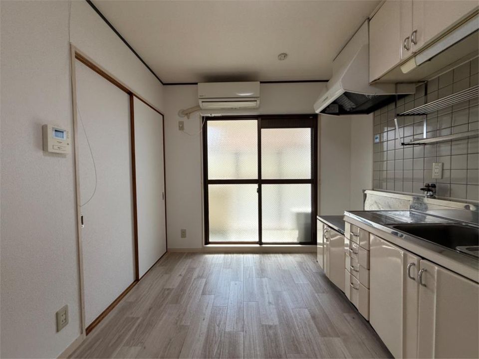 近くのローソン 垂水本多聞二丁目店まで305m(徒歩4分)