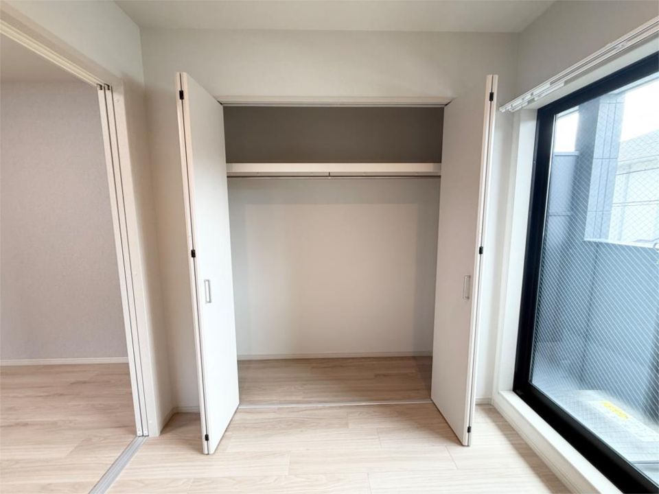 近くのローソン 尼崎次屋一丁目店まで140m(徒歩2分)