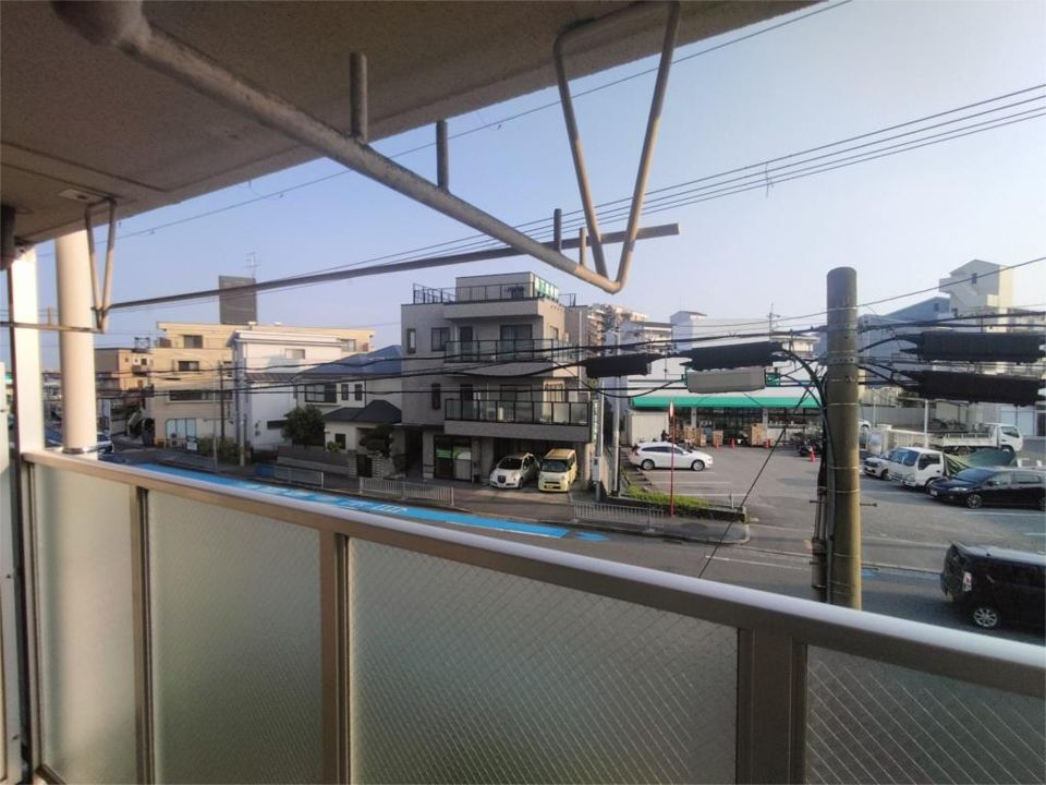 近くのファミリーマート 伊丹鴻池四丁目店まで572m(徒歩8分)