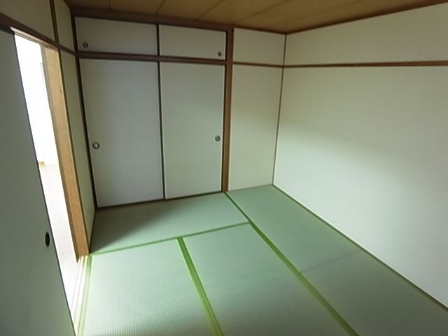 近くのローソン 神戸滝の茶屋店まで228m（徒歩3分）