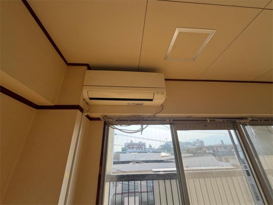 近くのファミリーマート 東灘青木店まで150m（徒歩2分）