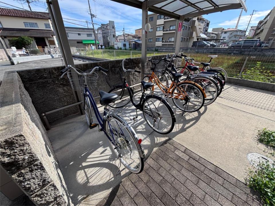 近くのローソン 西宮愛宕山店まで257m（徒歩4分）