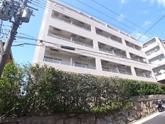 PISO六甲の外観画像
