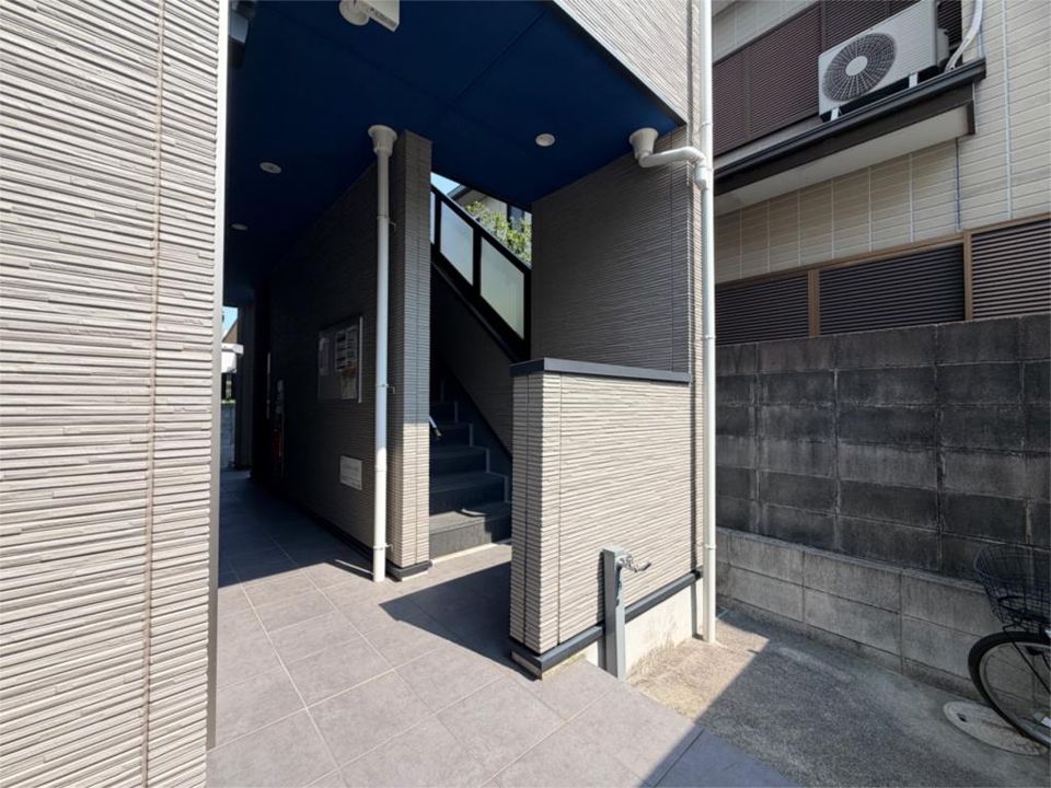 近くのローソン 西宮千歳町店まで225m（徒歩3分）