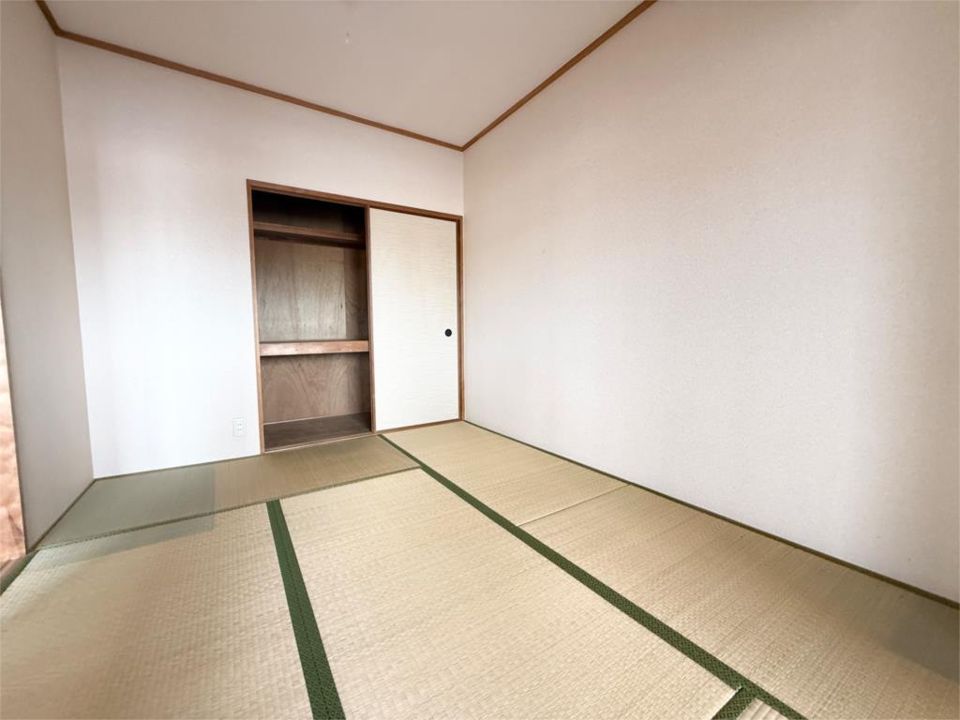 近くのセブンイレブン 尼崎富松町2丁目店まで433m（徒歩6分）