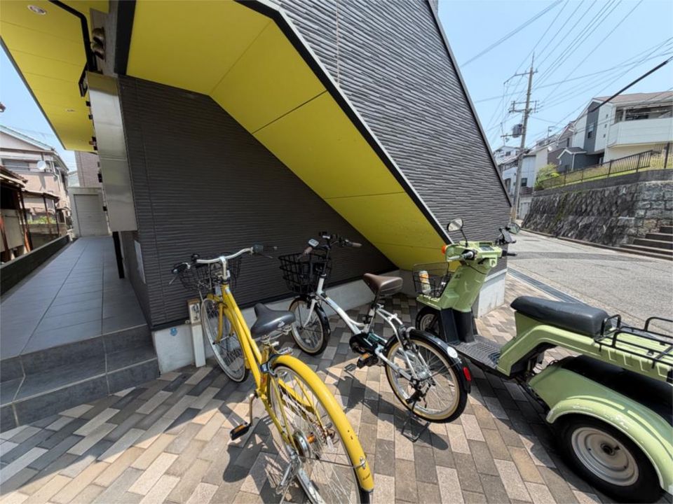 近くのローソン 神戸坂上四丁目店まで418m（徒歩6分）
