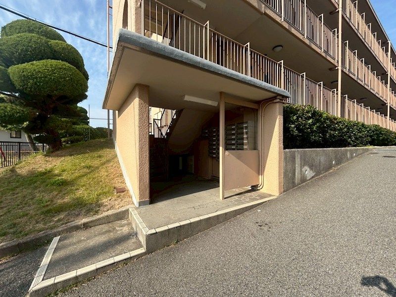近くのセブンイレブン 明石荷山町店まで930m（徒歩12分）