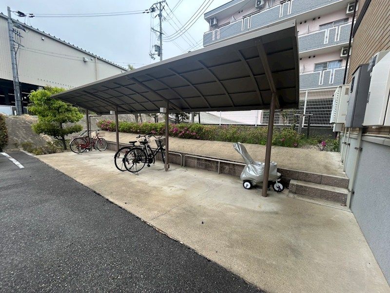 近くのローソン 垂水あじさい公園前店まで679m(徒歩9分)