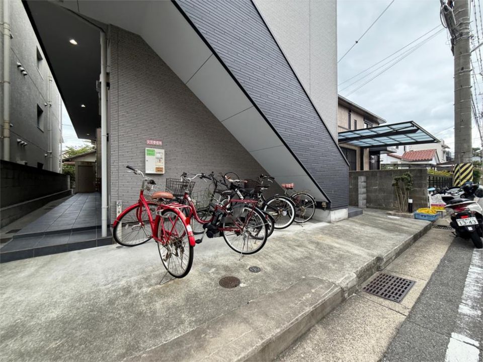 近くのローソン 神戸坂上四丁目店まで206m(徒歩3分)