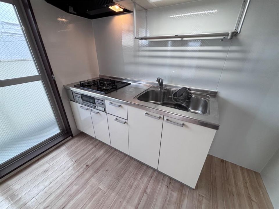 近くのファミリーマート 西宮大屋町店まで278m(徒歩4分)