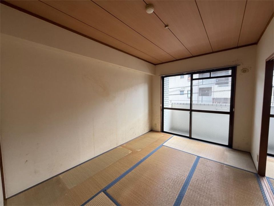 近くのファミリーマート 西宮大屋町店まで178m(徒歩3分)