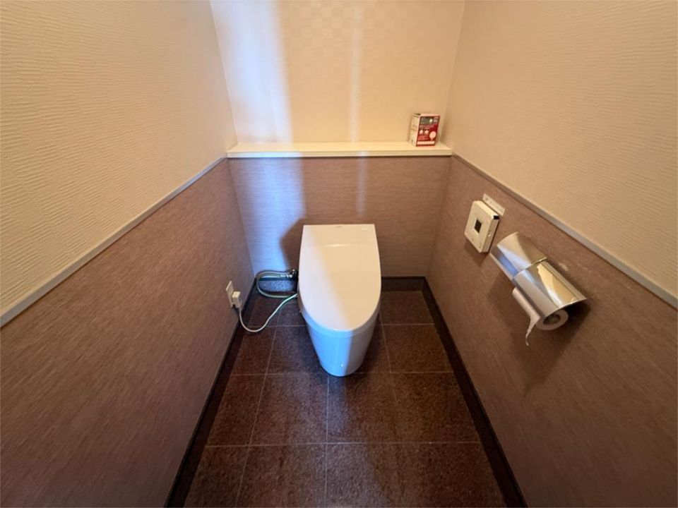 近くのセブンイレブン 西宮荒木町店まで305m（徒歩4分）