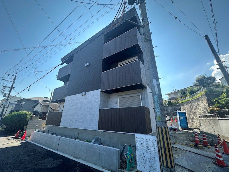 近くのファミリーマート 西宮段上町北店まで216m(徒歩3分)
