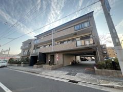 シャン・ド・フルールの外観画像