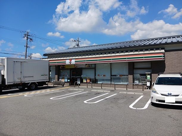 近くのセブンイレブン 神戸新在家南町3丁目店まで177m(徒歩3分)