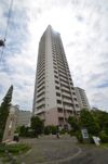 イーストコート8番街1番館の外観