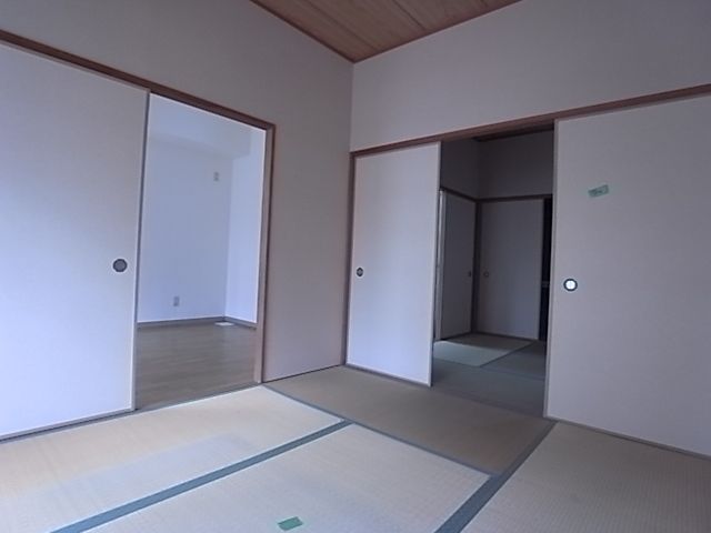 ベッドルーム