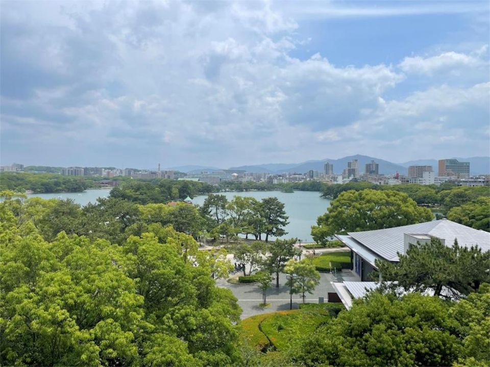 近くの大濠公園まで1,158m（徒歩15分）