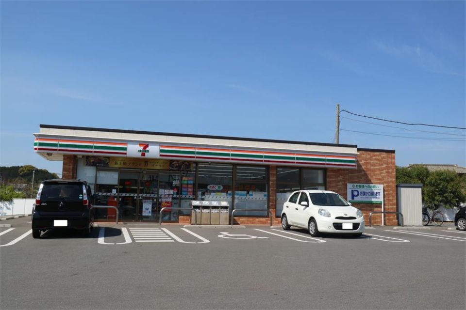 近くのセブンイレブン 久山久原店まで301m（徒歩4分）