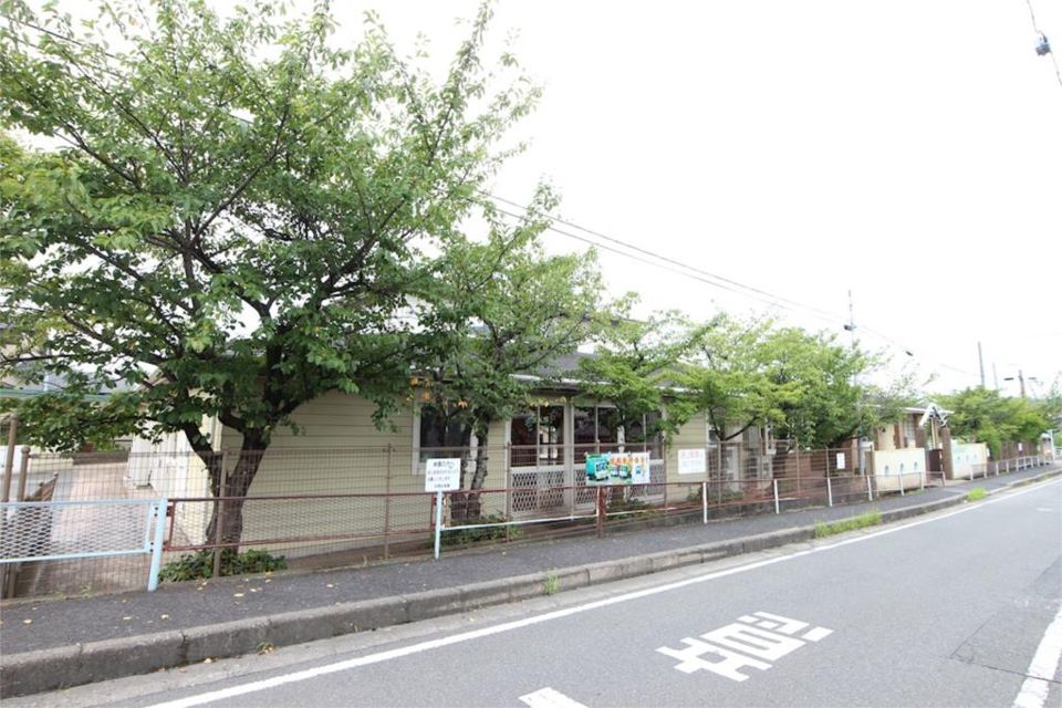 近くの粕屋町立仲原幼稚園まで703m（徒歩9分）