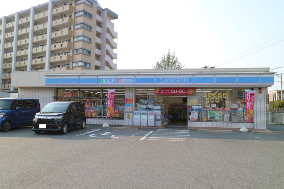 近くのローソン 粕屋柚須店まで581m(徒歩8分)