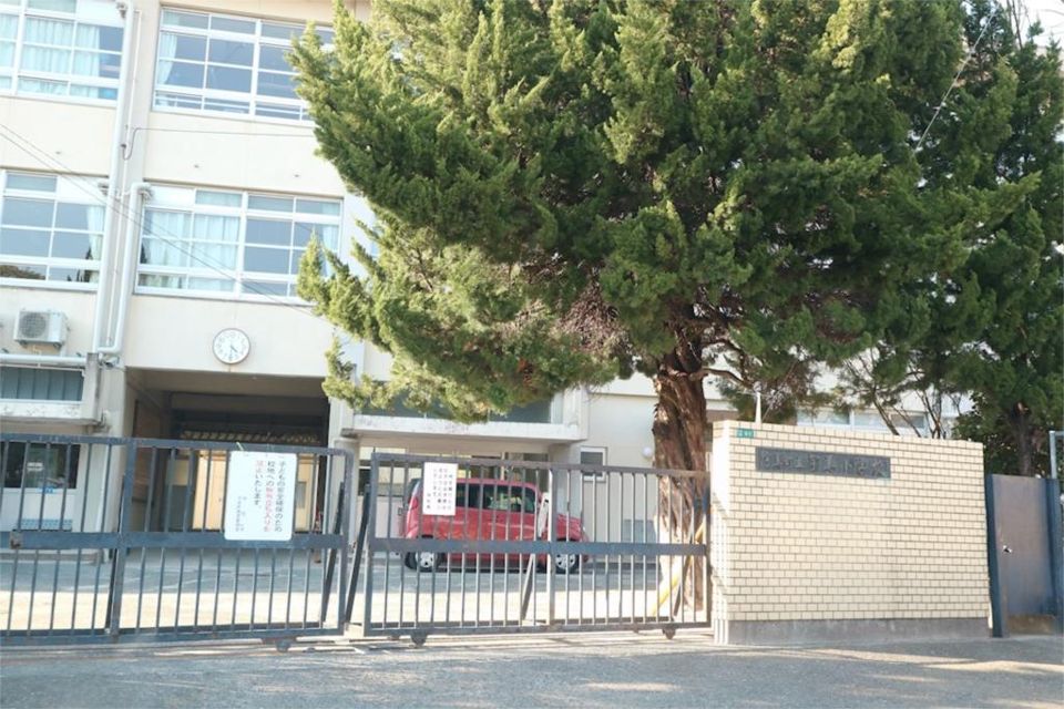 近くの宇美町立宇美小学校まで626m(徒歩8分)