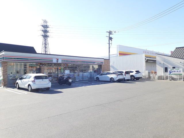 近くのセブンイレブン志免南里7丁目店まで650m（徒歩9分）