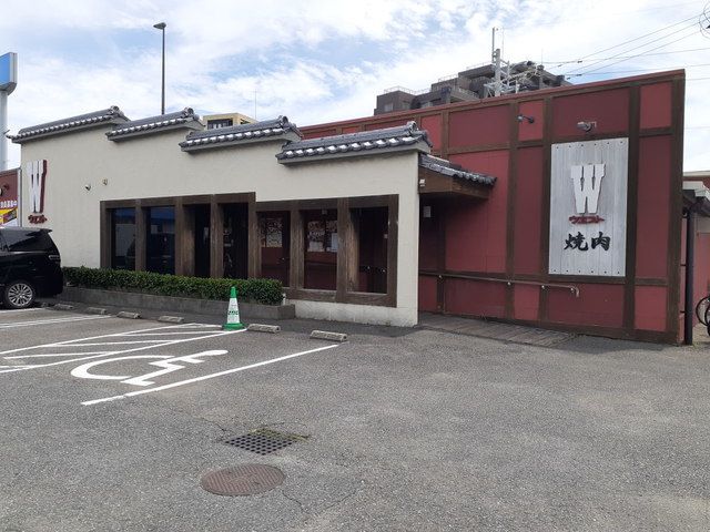 近くの焼肉ウエスト原店まで96m（徒歩2分）