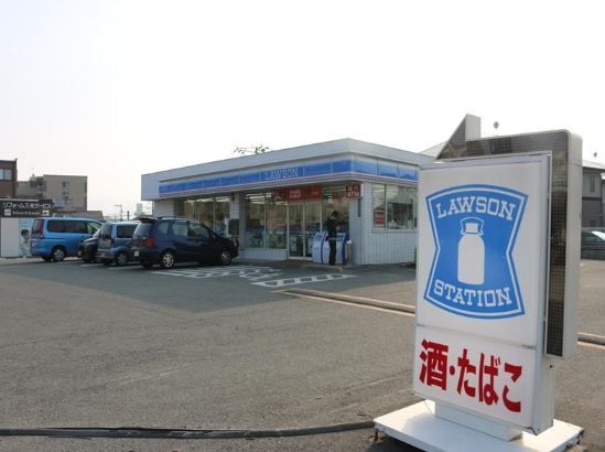 近くのローソン くりえいと宗像店まで103m（徒歩2分）