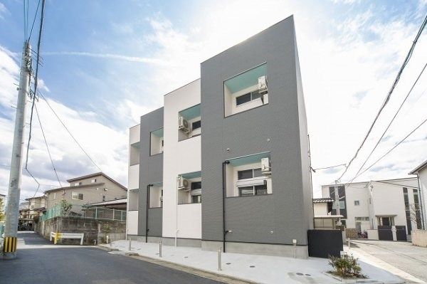 エストデミュールの外観画像