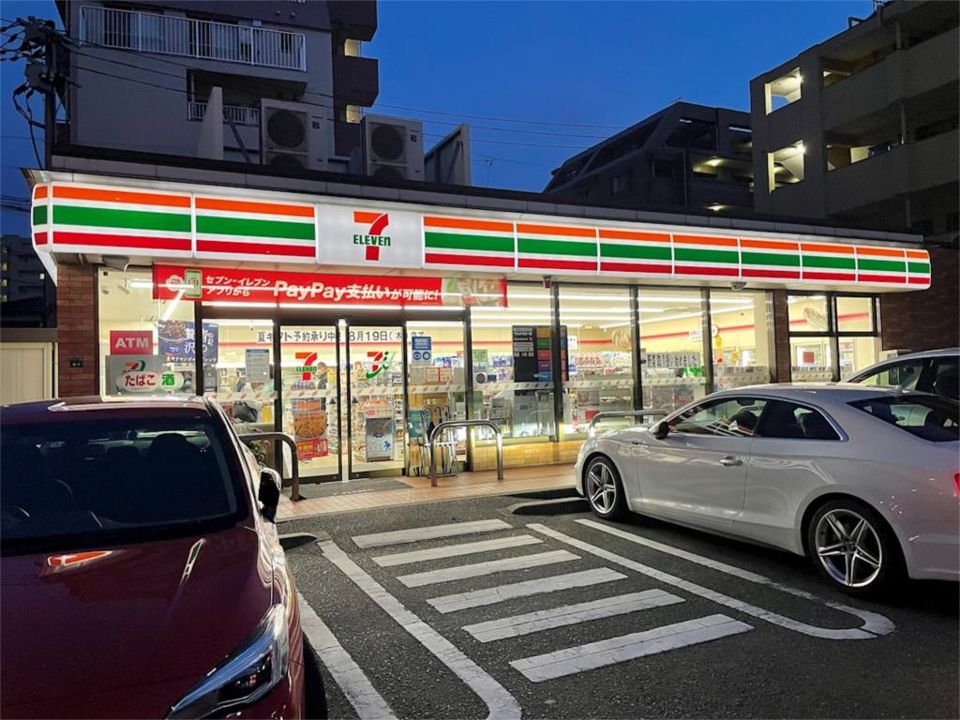 近くのセブンイレブン 福岡鳥飼1丁目店まで444m（徒歩6分）