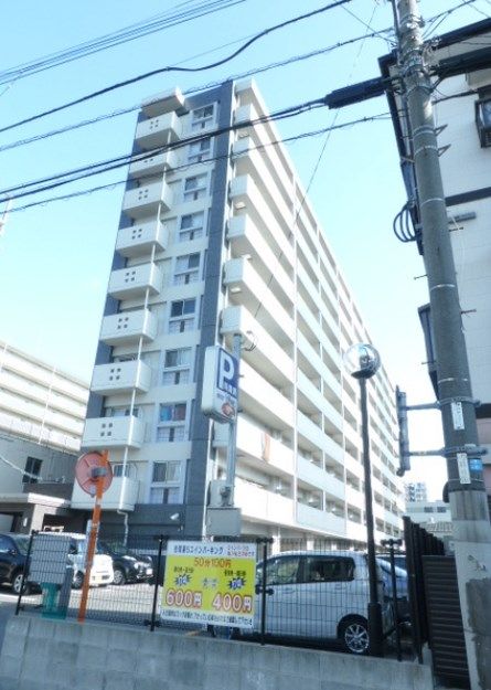 ロイヤルステージ吉塚の外観画像