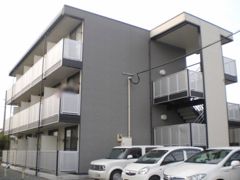 レオパレスシャトレ香椎の外観画像