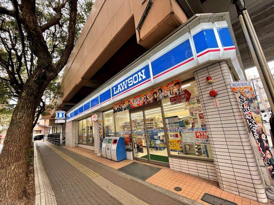 近くのローソン 高宮駅南店まで381m（徒歩5分）